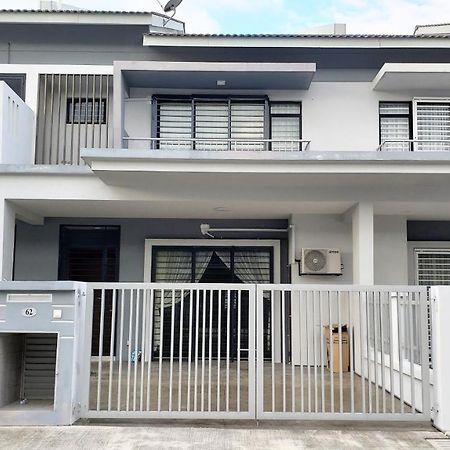 Sr Home-Stay @ Klia Куала-Лумпур Экстерьер фото