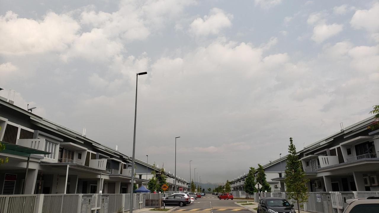 Sr Home-Stay @ Klia Куала-Лумпур Экстерьер фото